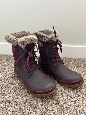 Bogs Women's Faux Fur Trim Winter Boots